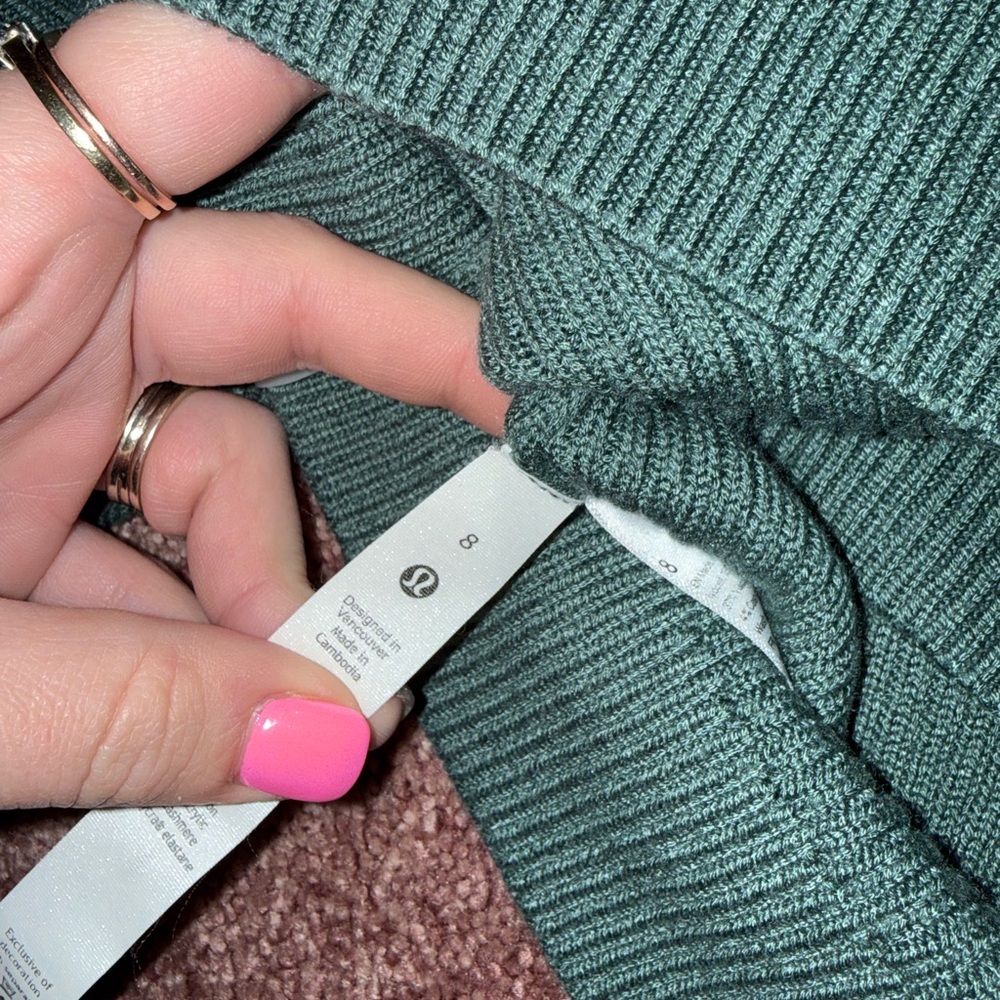 Green Ribbed Knit Sweater - Picture 3 of 3